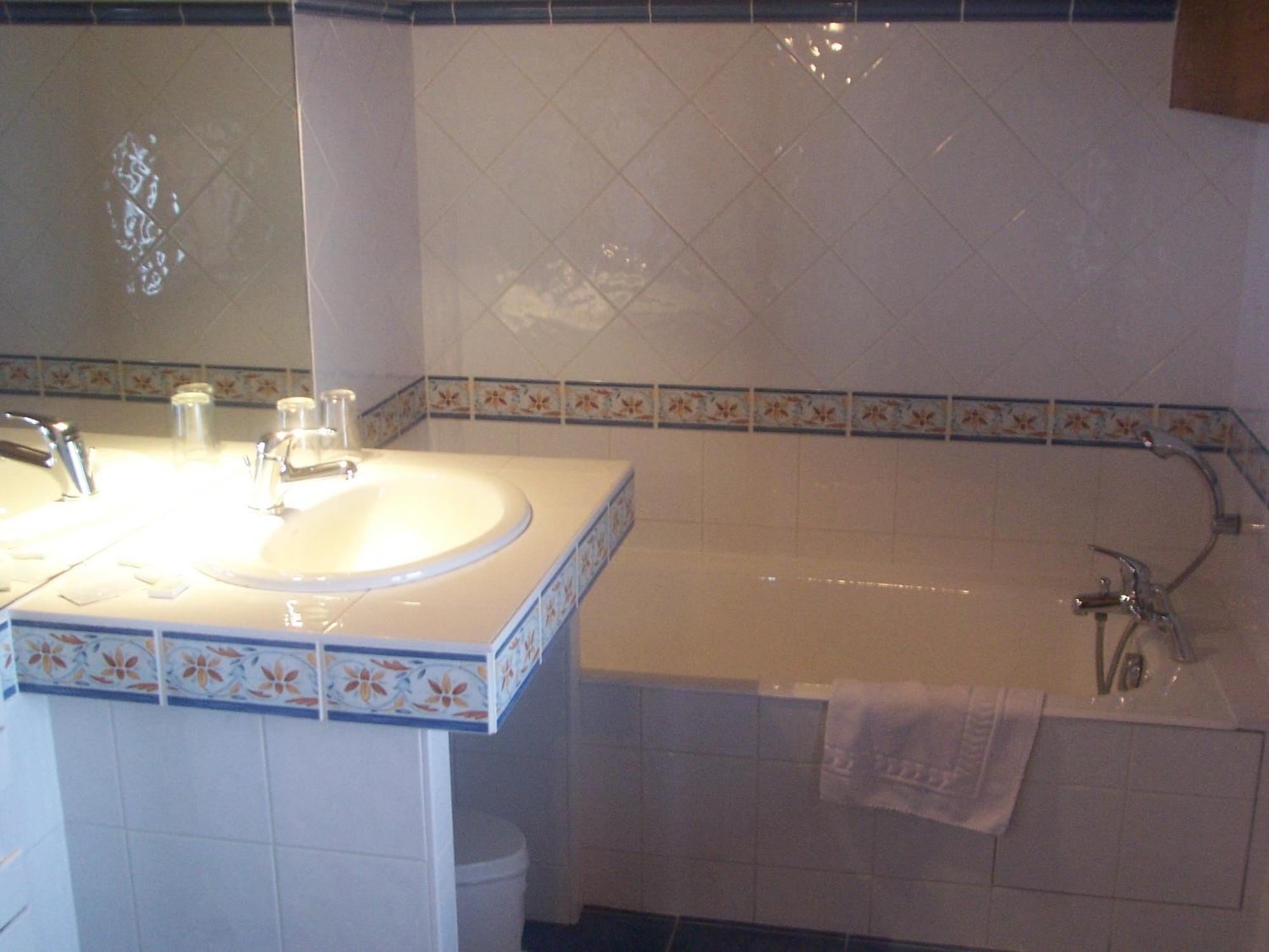 פראז-סור-ארלי Hotel Les Bernards מראה חיצוני תמונה