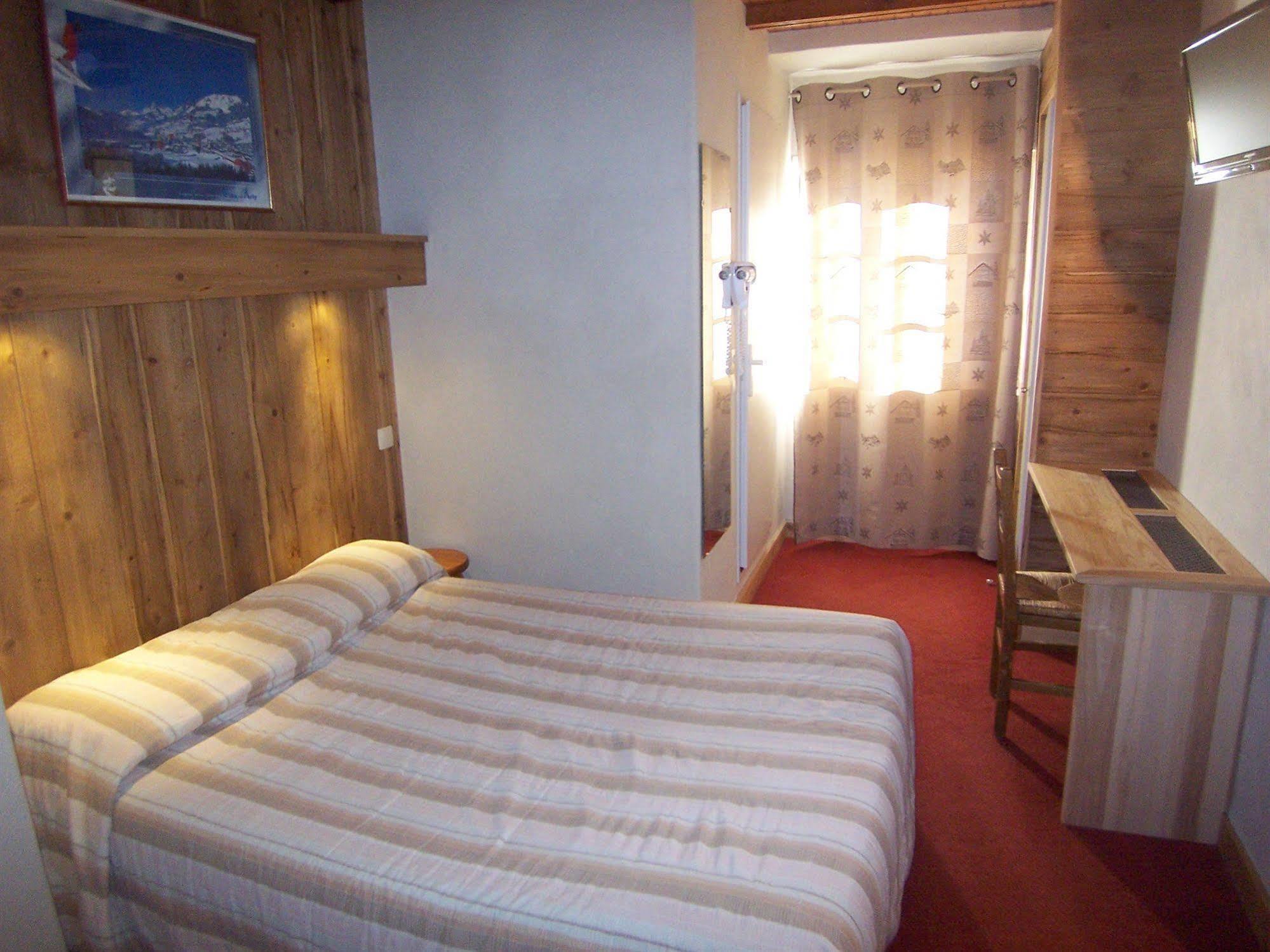 פראז-סור-ארלי Hotel Les Bernards מראה חיצוני תמונה