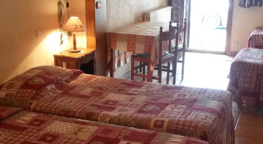 פראז-סור-ארלי Hotel Les Bernards חדר תמונה